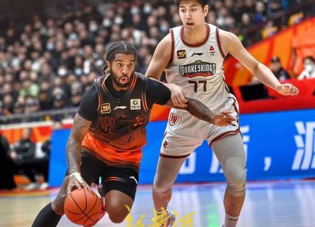 日本男篮面对哈萨克斯坦队，意志坚定