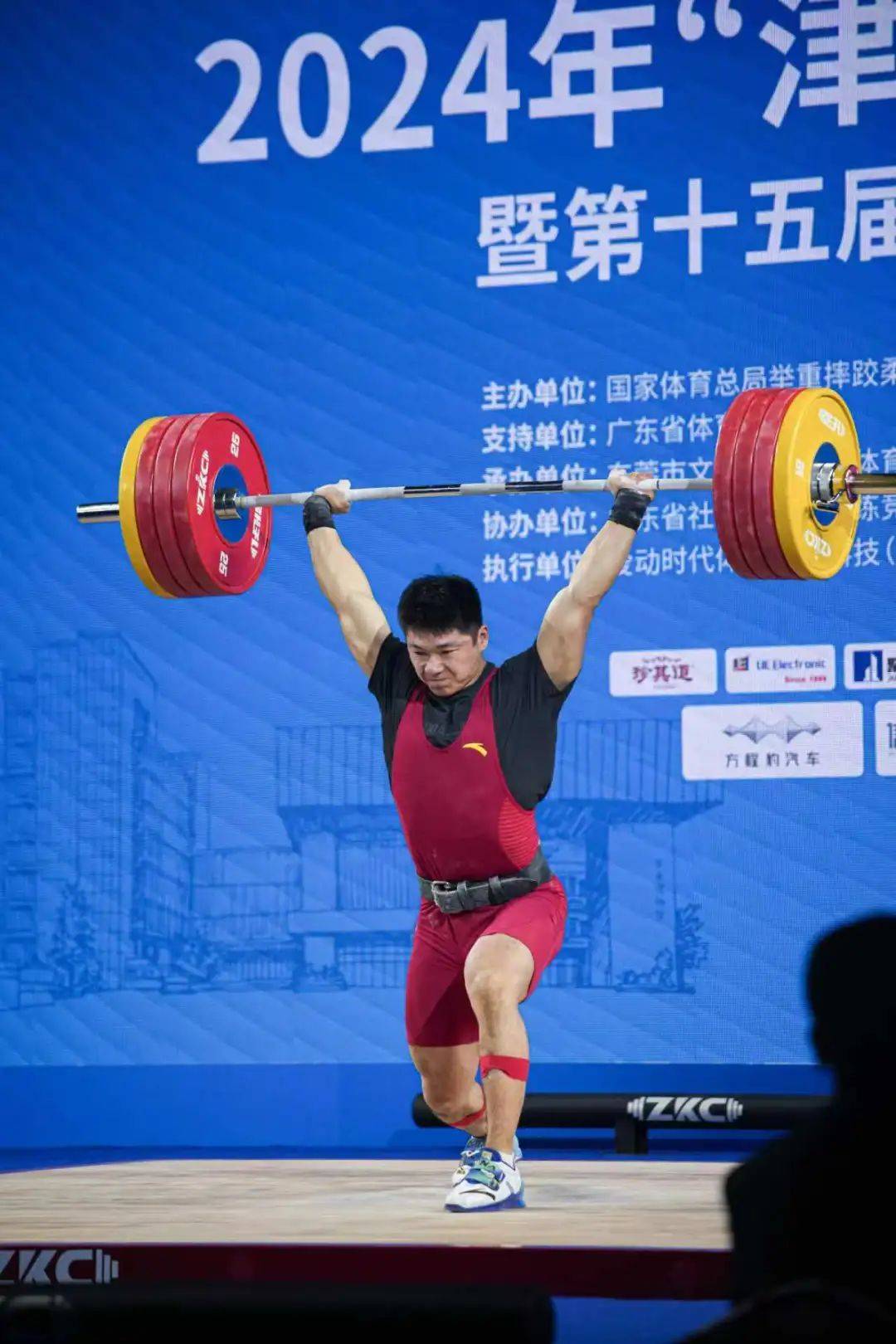 运动员实力展现，尽显竞技水平之高