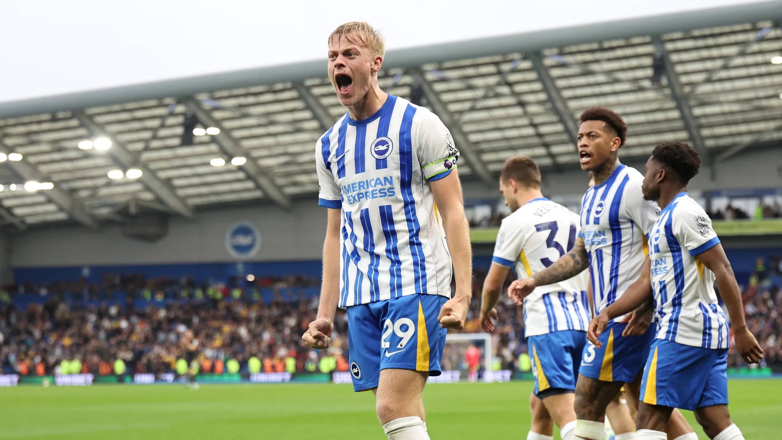 今日焦点:曼城夺冠,球迷沸腾的简单介绍 今日焦点:曼城夺冠,球迷沸腾的简单介绍