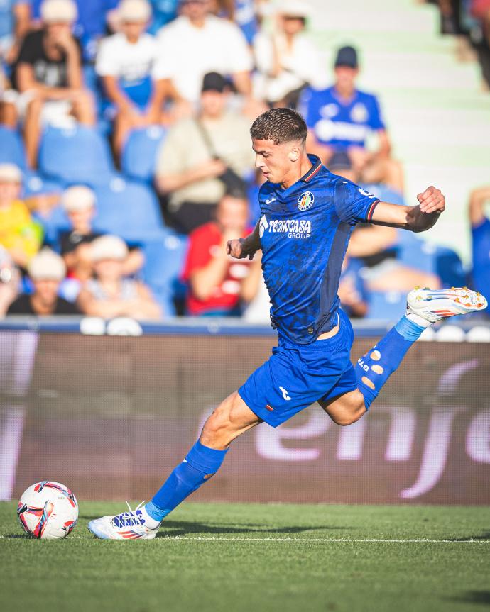 开云体育app-赫塔菲踢出精彩比赛,擒下重要三分的简单介绍