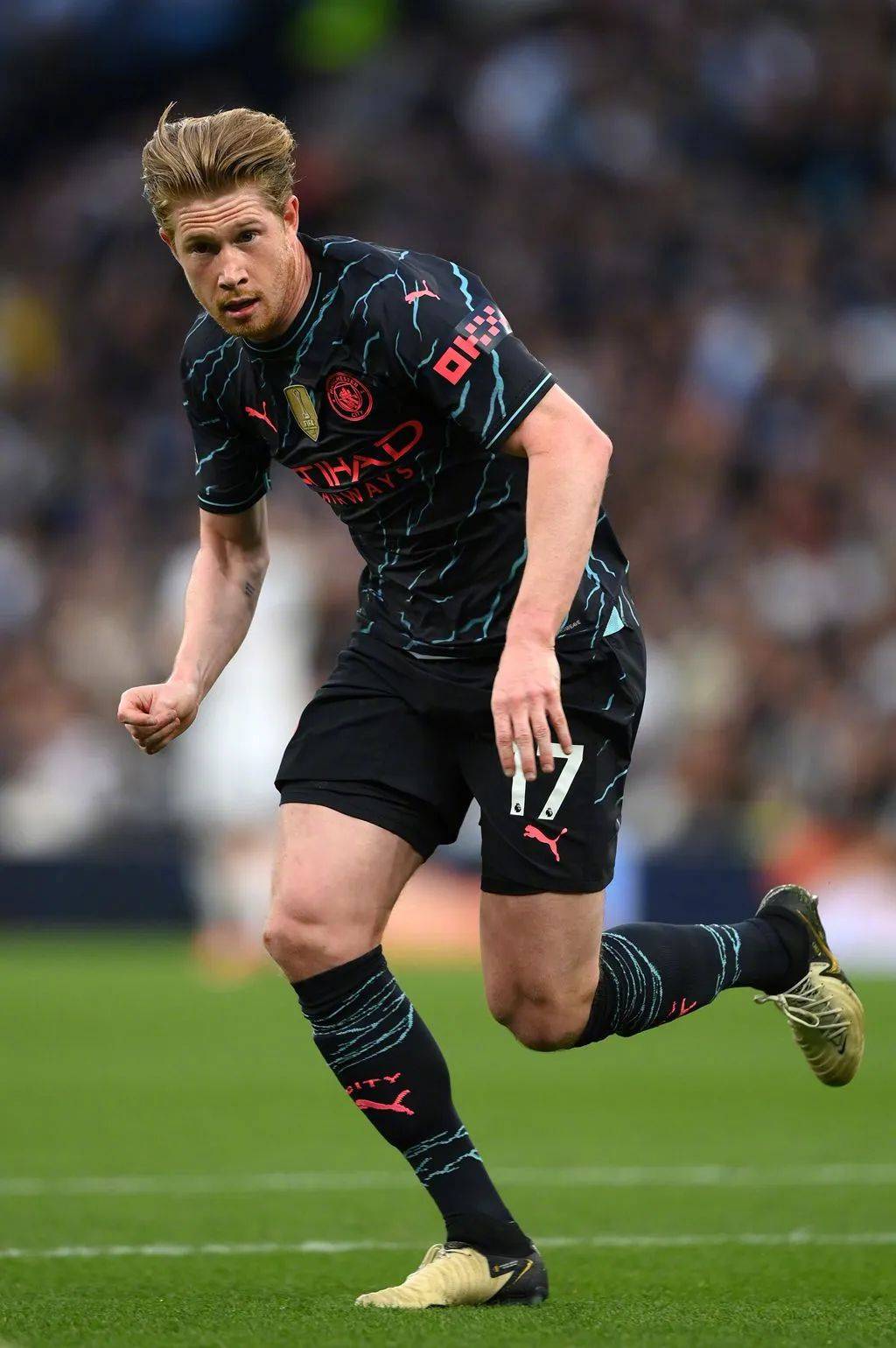 捷克中场天才加盟英超强队，助力冲击冠军的简单介绍