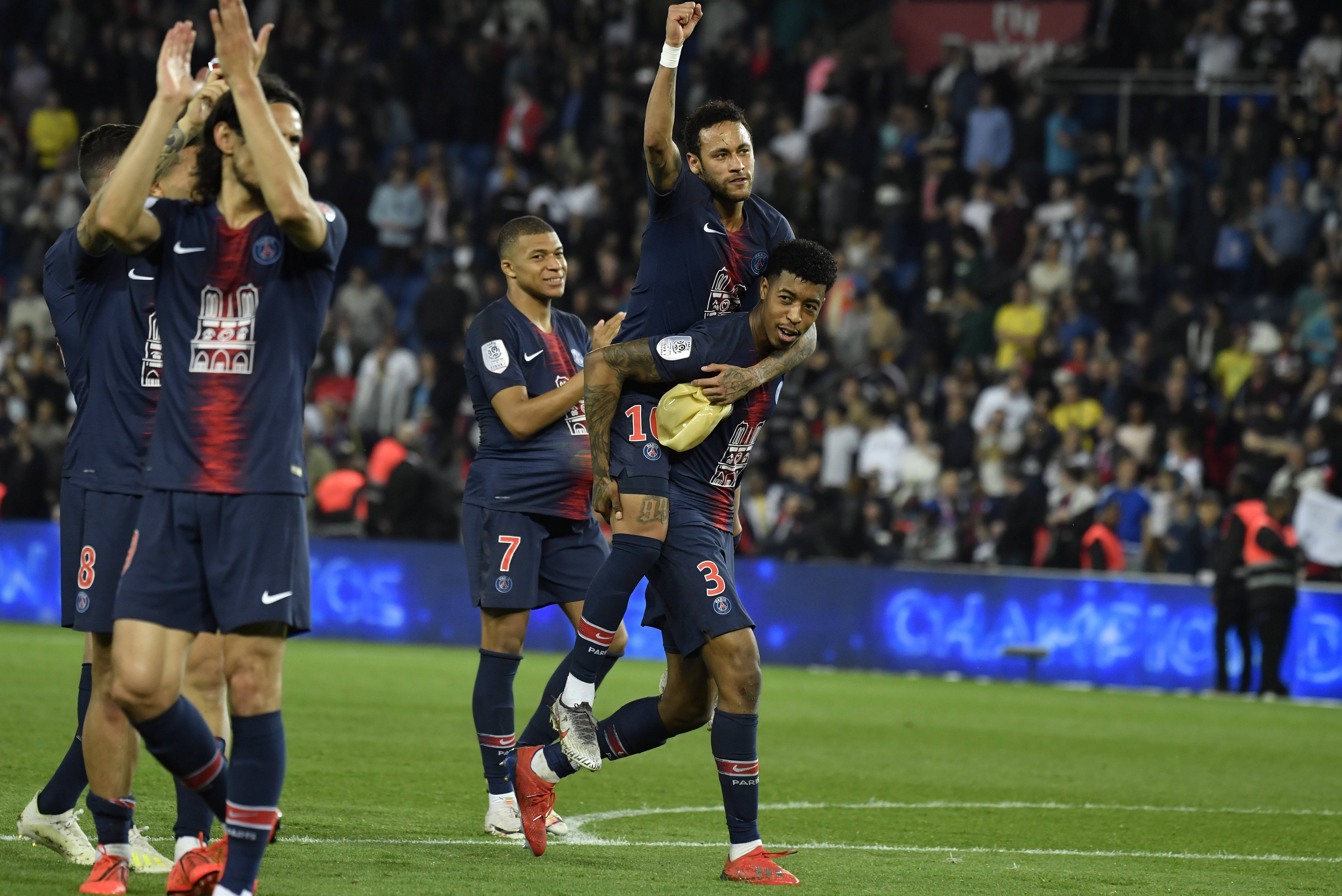 开云体育下载-比利亚雷亚尔客场不敌米兰，遭遇主场不利