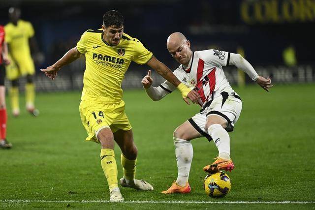 比利亚雷亚尔客场不敌米兰,遭遇主场不利 比利亚雷亚尔客场不敌米兰,遭遇主场不利