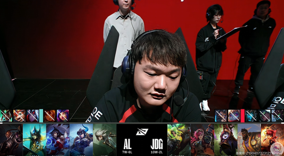 100T险胜MAD,Ruler单局斩获MVP成都决赛之夜3:1(釜山) 100T险胜MAD,Ruler单局斩获MVP成都决赛之夜3:1(釜山)