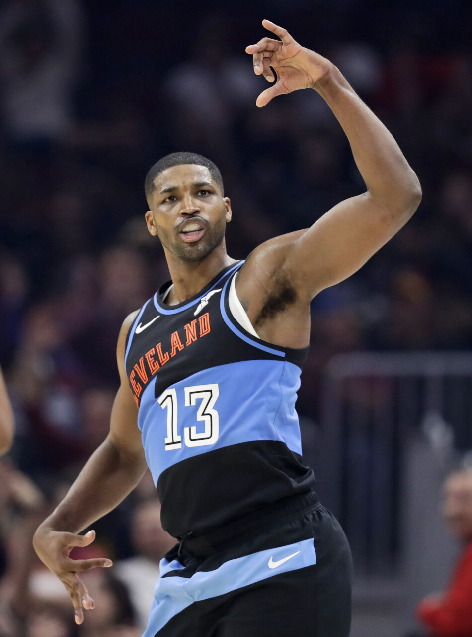 开云体育官方网站-猛龙交易汤普森，寻求内线补强