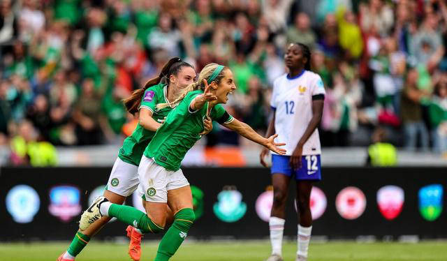 开云APP-哥伦比亚女足实力抢眼，晋级八强