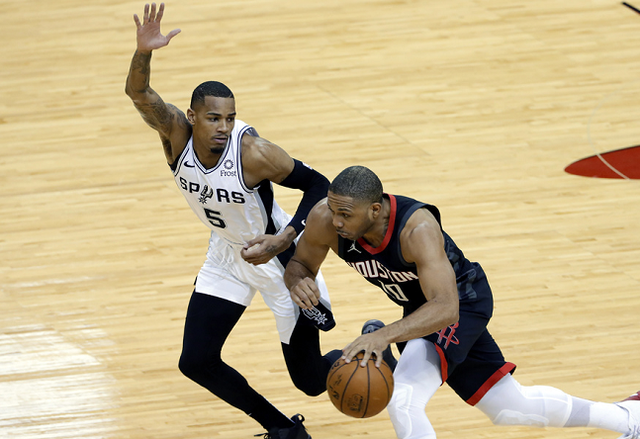 开云体育中国-马刺客场惜败猛龙,遭遇颓势