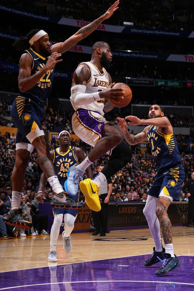 步行者击败湖人,实现复仇 步行者击败湖人,实现复仇