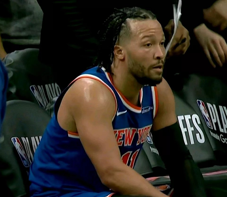 开云下载-凯尔特人不敌马刺,遭遇两连败