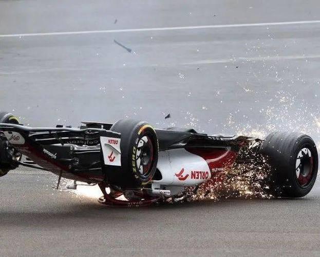 开云平台-哈斯车队轻取雷诺车队,周冠宇扛起全队