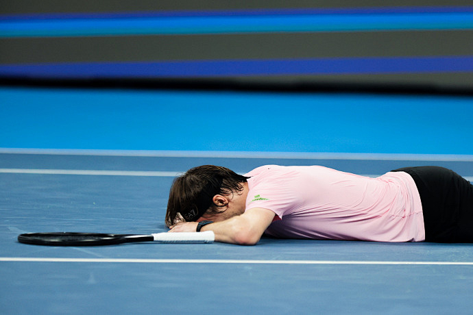 开云体育在线-联合杯险胜蒙特卡洛大师赛,辛纳带队取胜