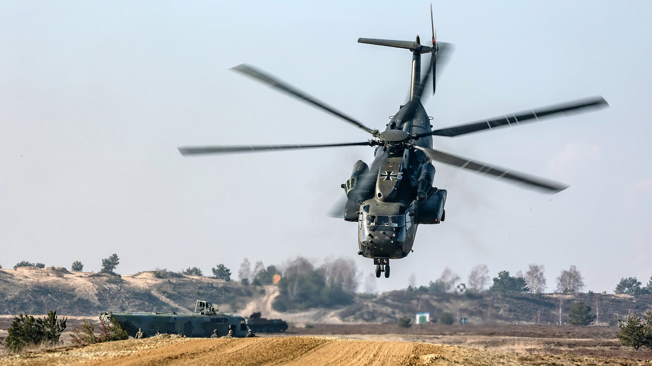 暗夜微光与天崩地裂,论两种接管背后的竞技哲学
